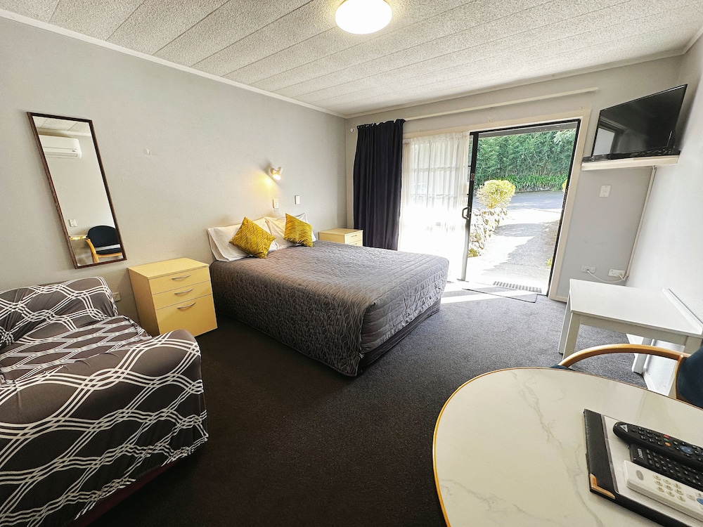 Kingswood Manor Motel 17/38