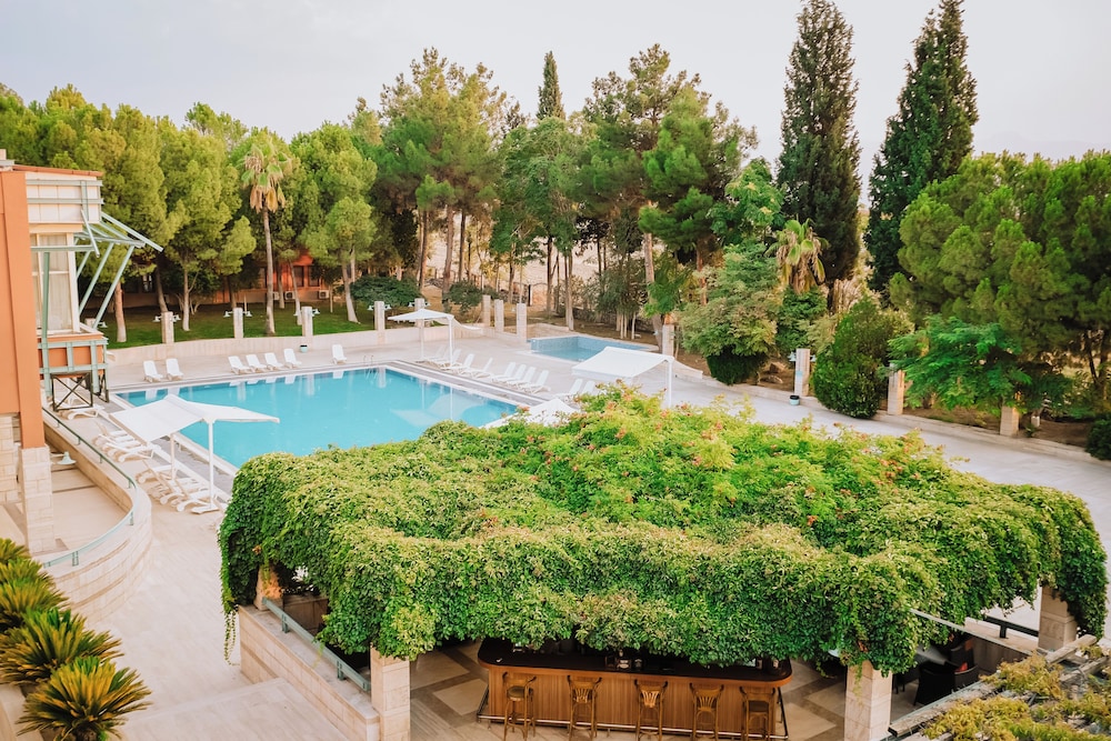 Polat Thermal Hotel 62/66