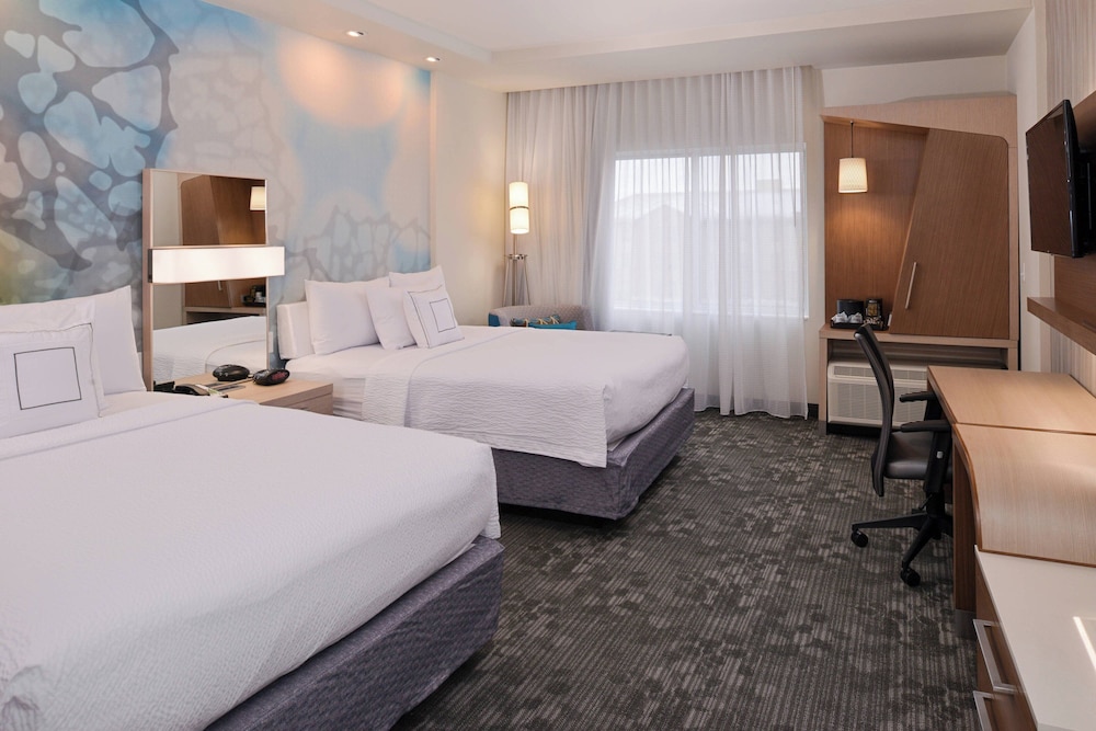 غرفة بسريرين مزدوجين، Courtyard By Marriott Toledo North 2/4