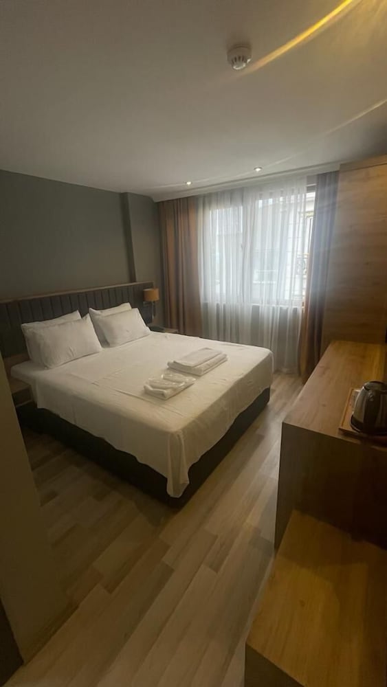 Camlica Hotel 12/42