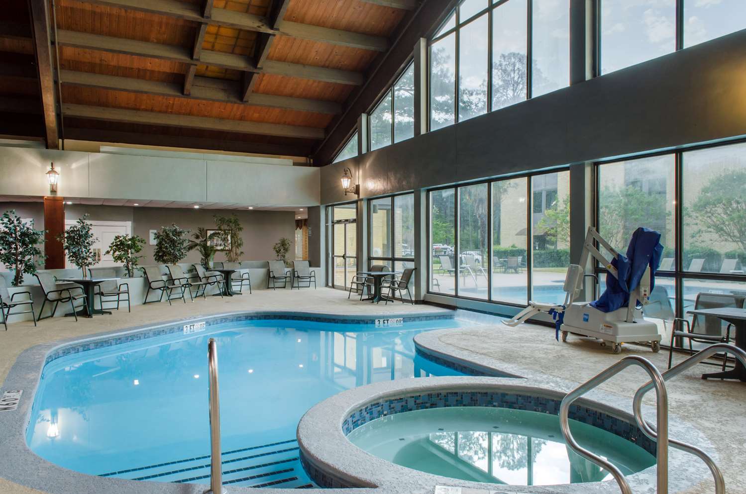 swimming pool spa