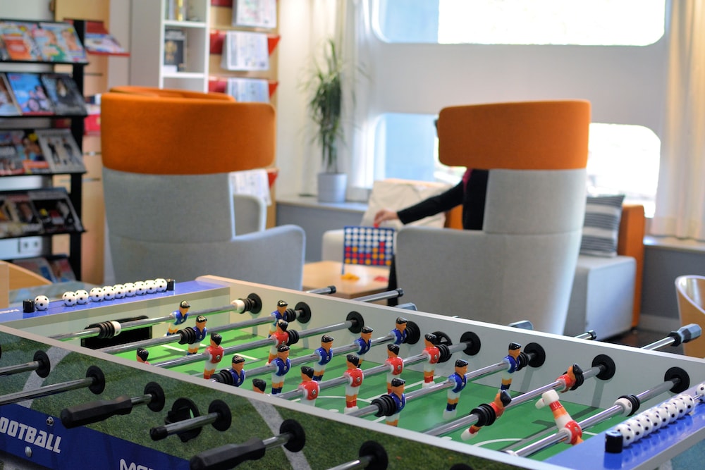 Ibis Lyon Est Bron 63/67