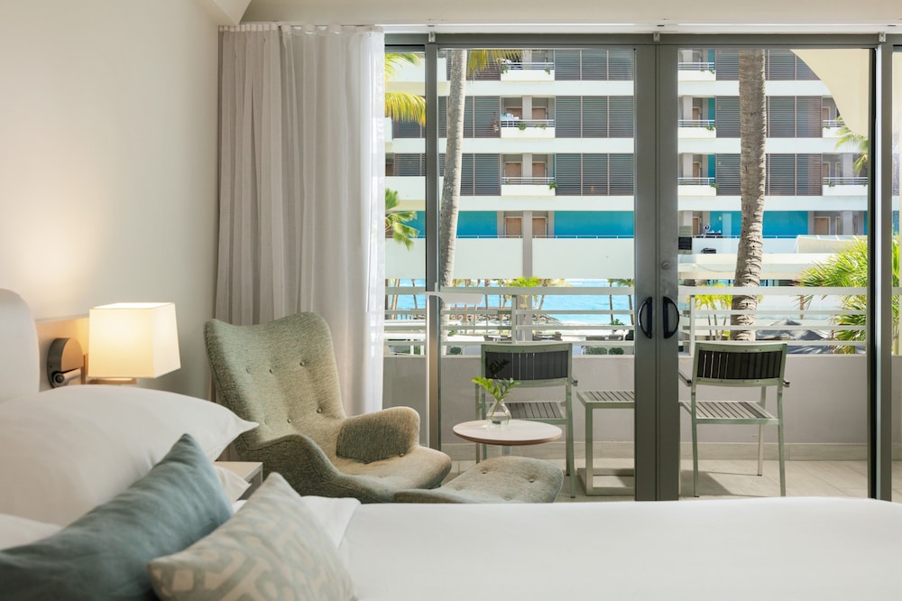 Room, King Bed, Resort View, Pool Side