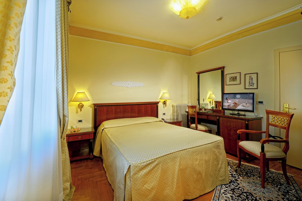 STANDARD, TWIN BEDS