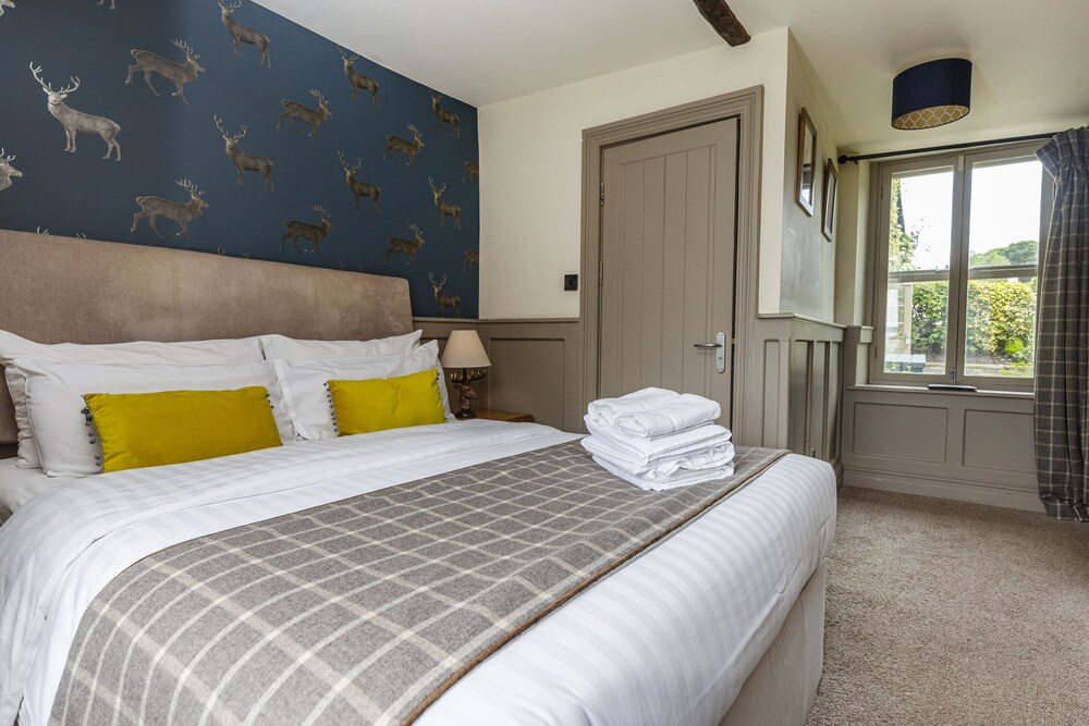 The Fleece Countryside Inn 4/50