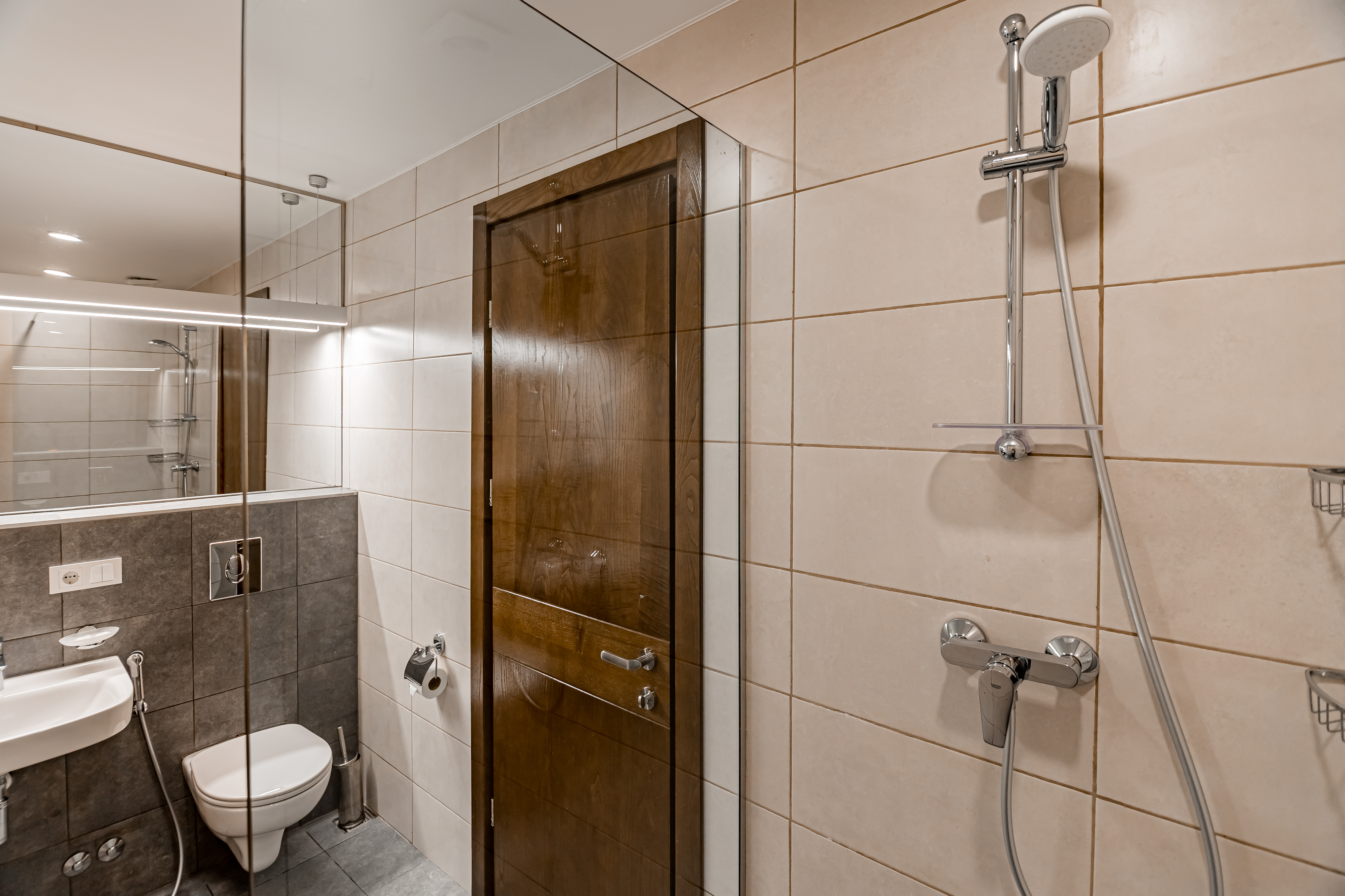 غرفة قياسية ثلاثية، Kutaisi Inn 7/7