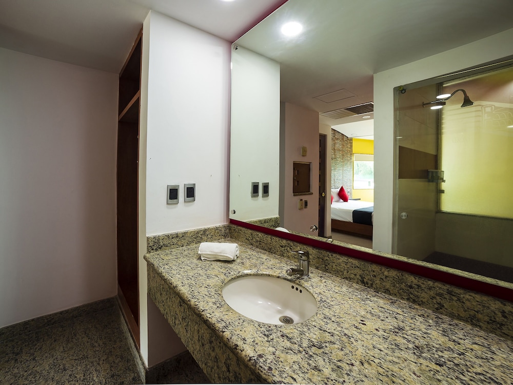 Capital O Hotel Verona 11/48
