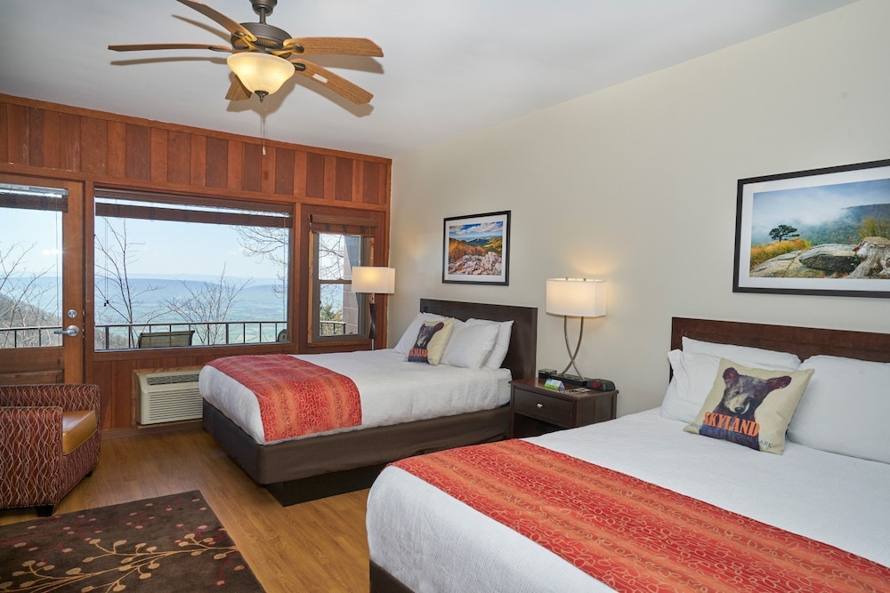 Skyland Resort 3/33