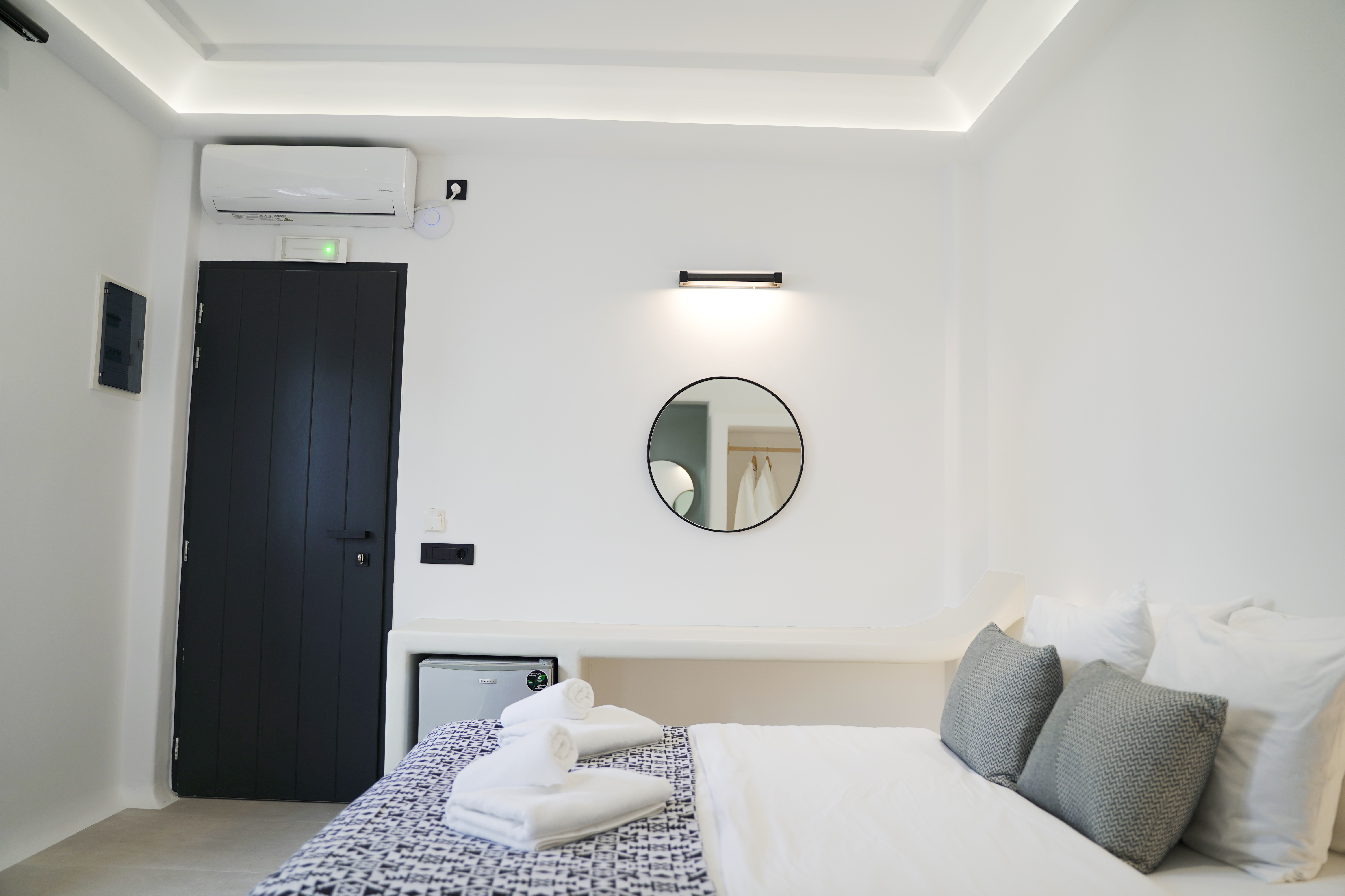 DELUXE, DOUBLE BED