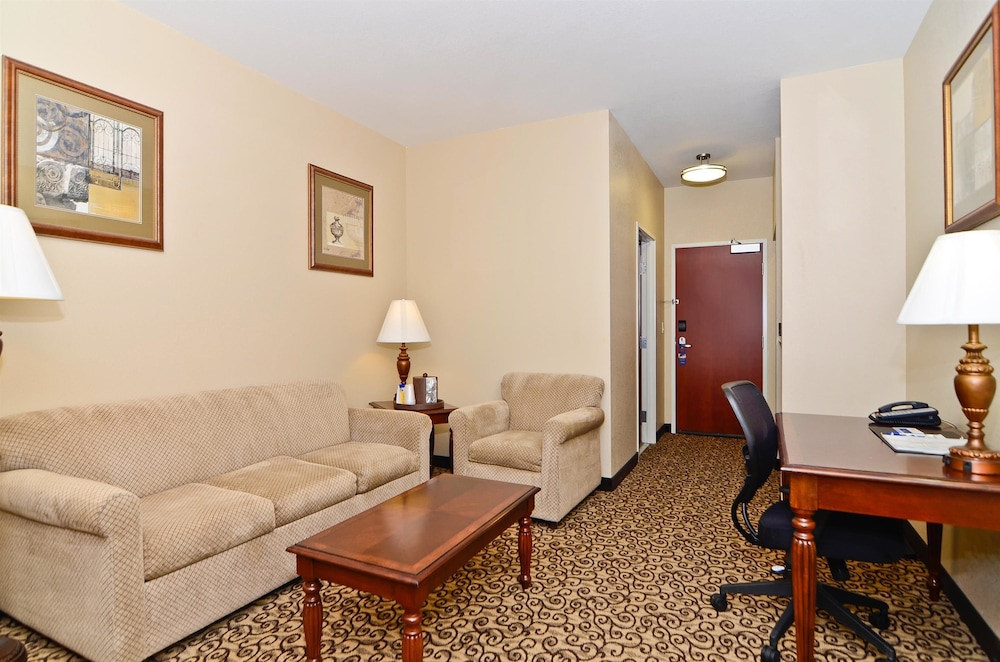 Best Western Plus Fossil Country Inn & Suites 20/32