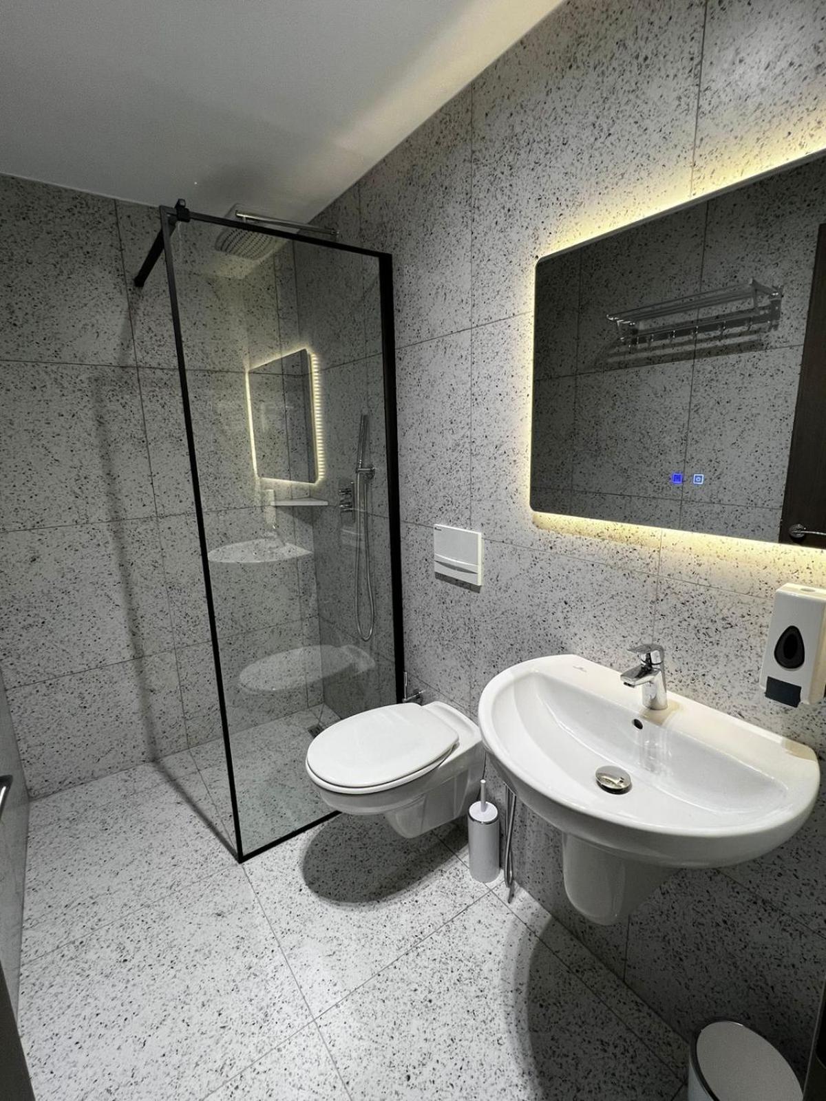 Ikona Hotel Shkoder 39/43