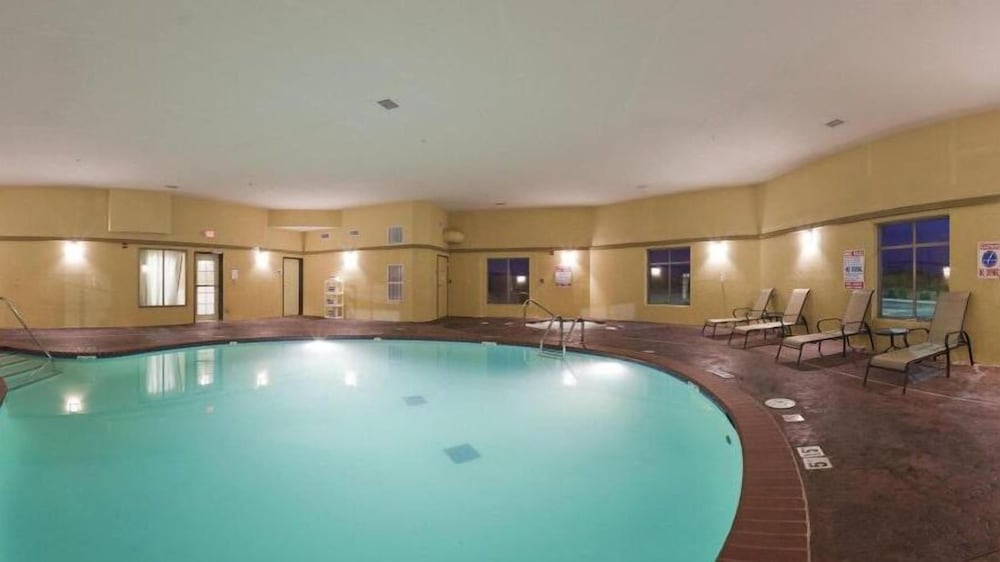 Holiday Inn Express Hotel & Suites Okmulgee 1/55