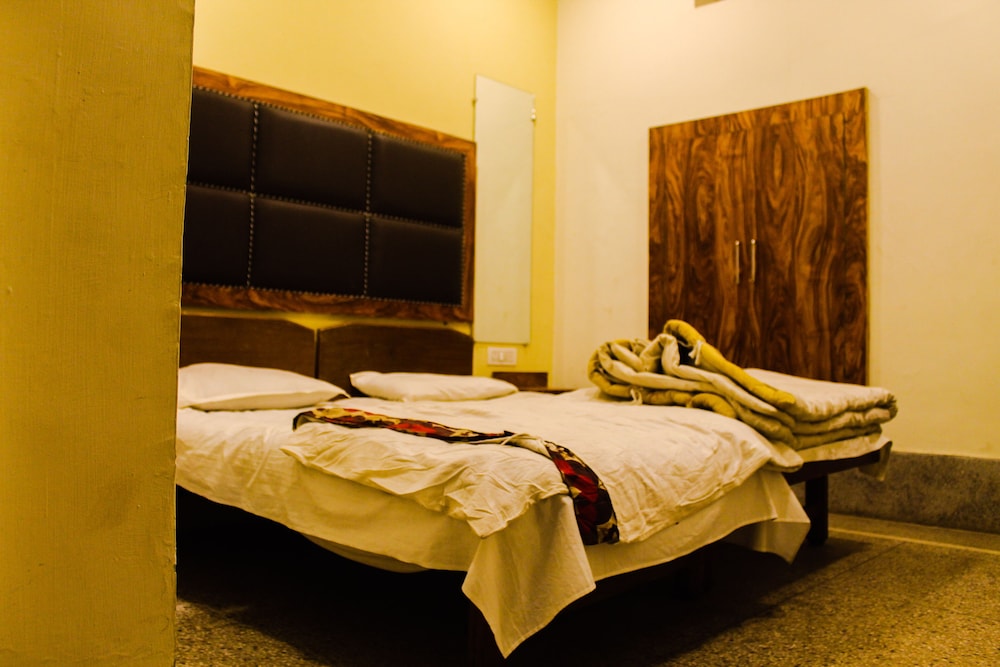 Hotel Anand Palace 13/40