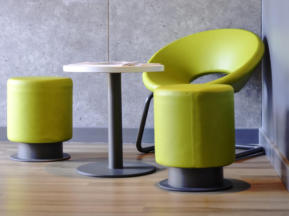 Ibis Budget Pau Lescar 45/68