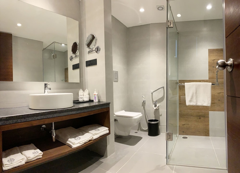 The Rosefinch Sarovar Portico 40/40