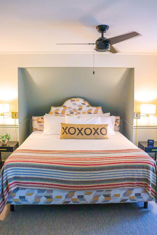 The Mercury Hotel Provincetown 14/62
