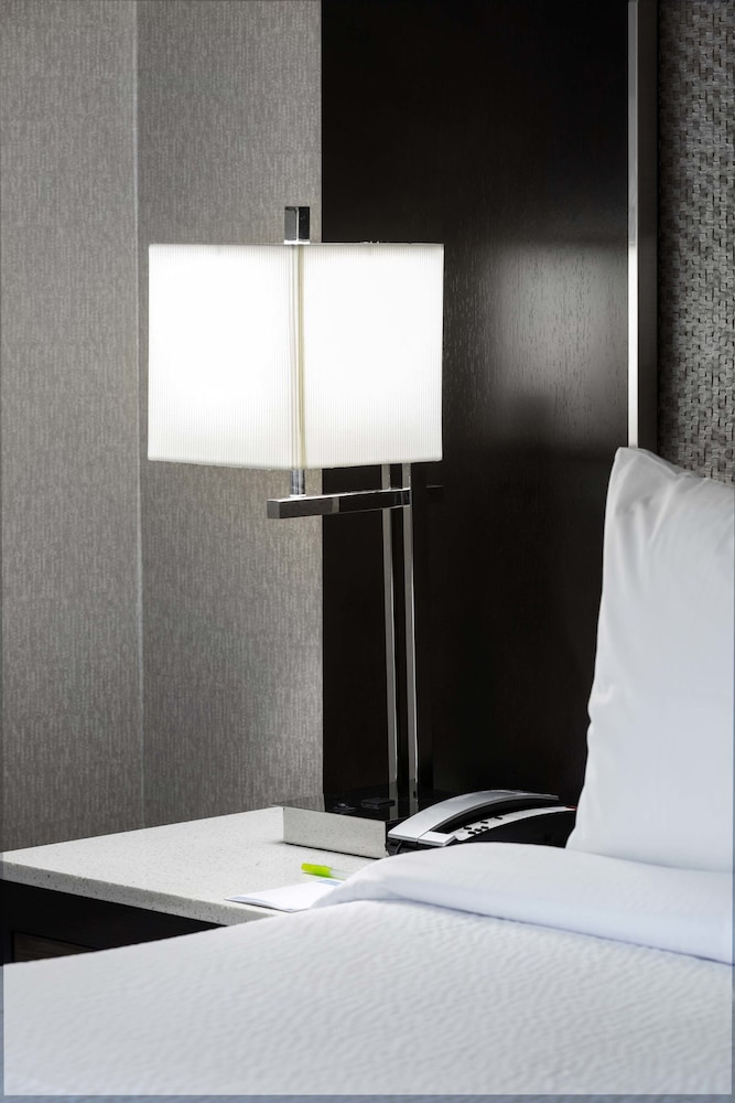 Fairfield Inn Suites Boston Cambridge 19/38