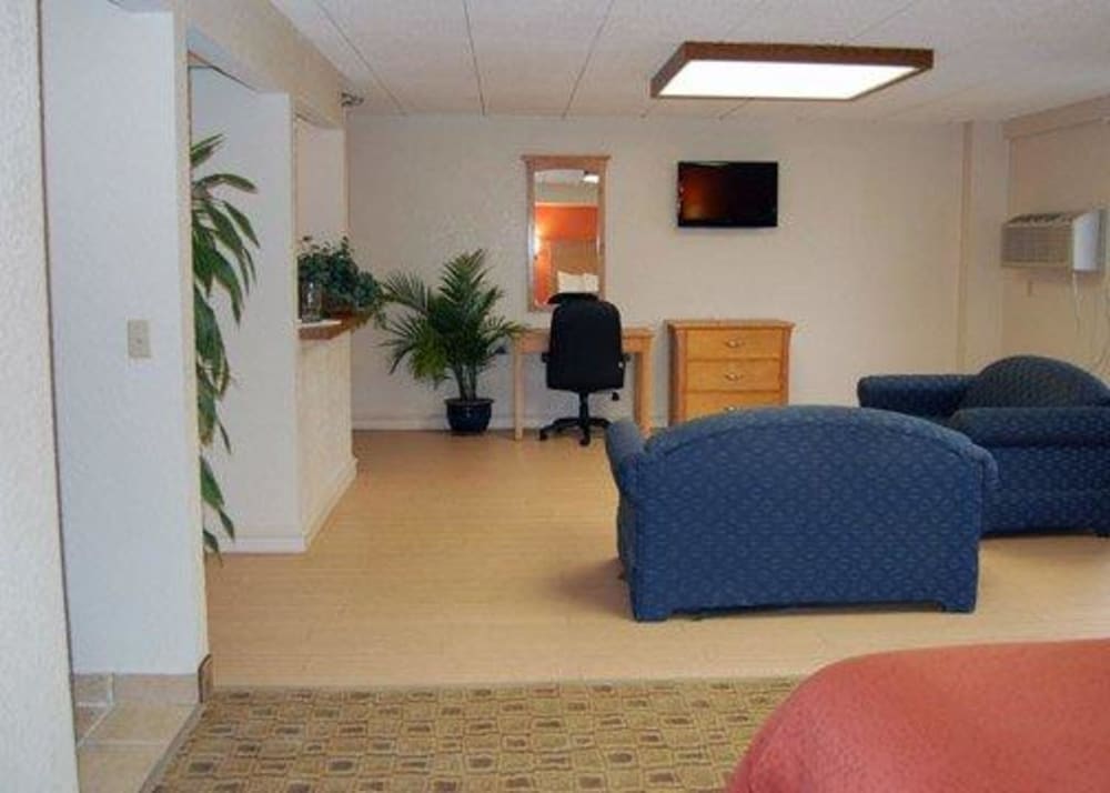 Econo Lodge Kansas City Downtown North 23/28