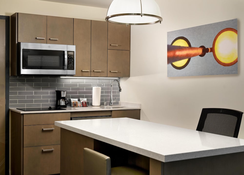 Hyatt House LA University Medical Center 48/48