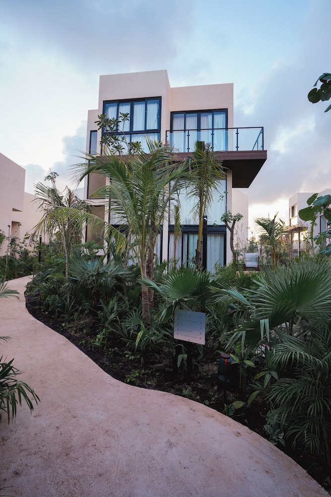 Trobbu Boutique Collection Tulum 2/50