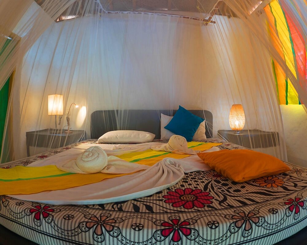 TRADITIONAL, BUNGALOW, QUEEN BED