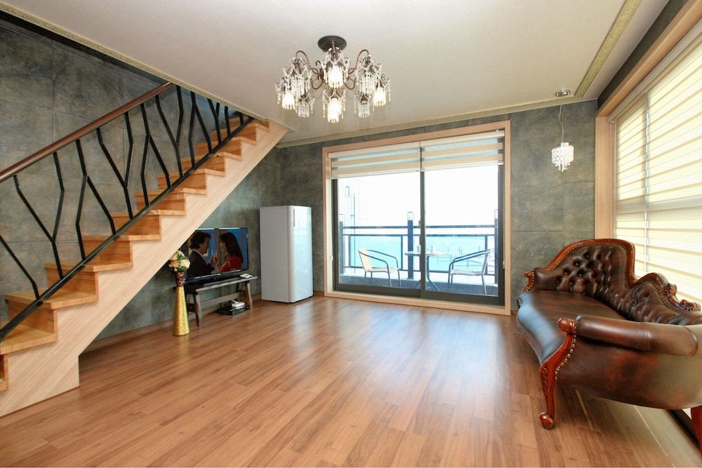 Busan Chaeum Pension 31/50