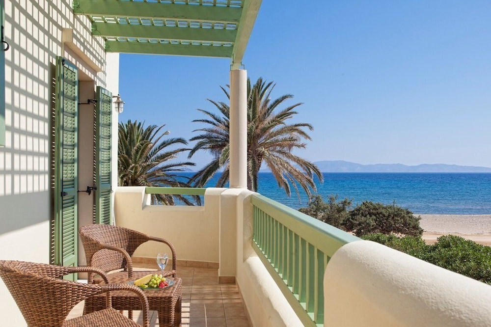 Finikas Beach Hotel 8/50