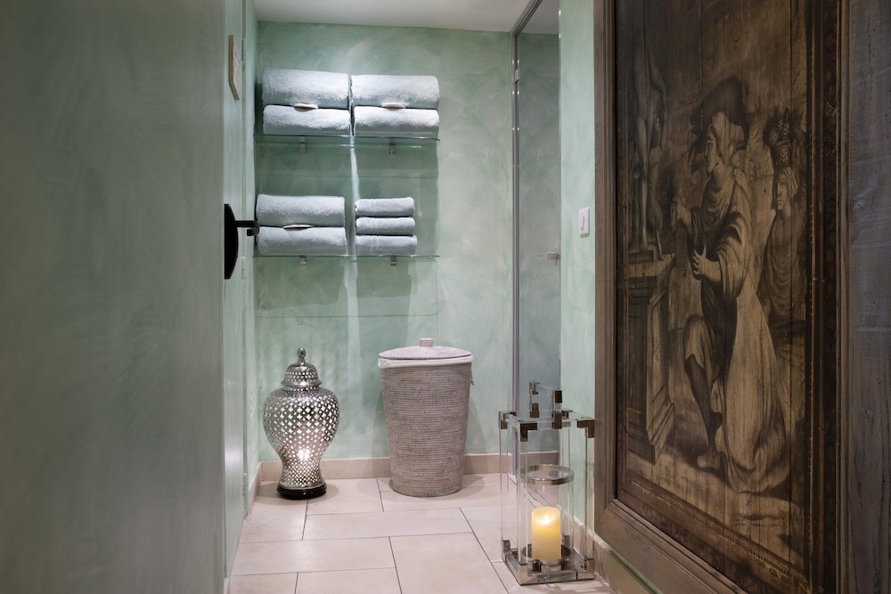 RESIDENCE HENRI IV 15/57