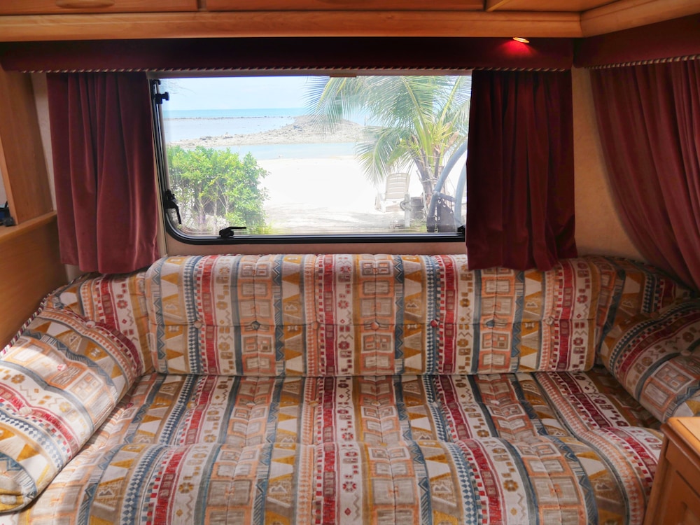 Samui Caravans 8/50