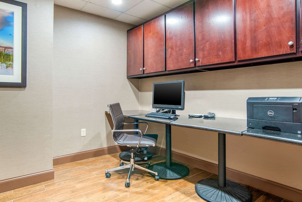 Comfort Suites Gulfport Central, MS 45/49