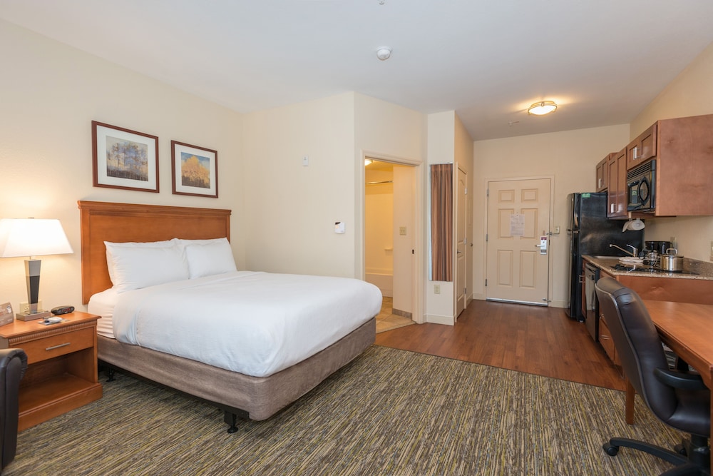 Candlewood Suites Mobile-Downtown 15/41