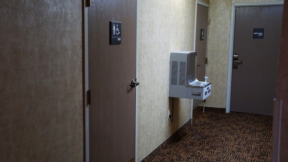 MainStay Suites Bourbonnais - Kankakee 23/47