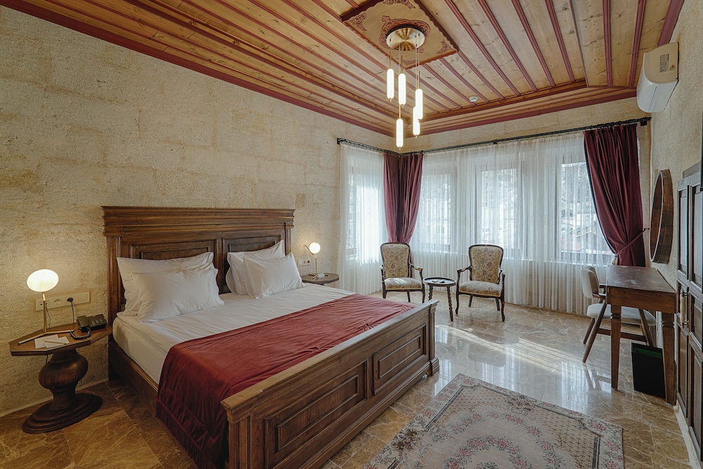 LUXURY, SUITE