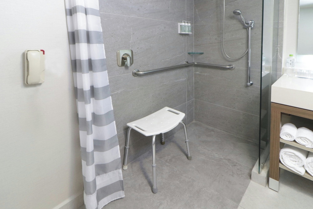 Courtyard By Marriott Monterrey Airport 48/50