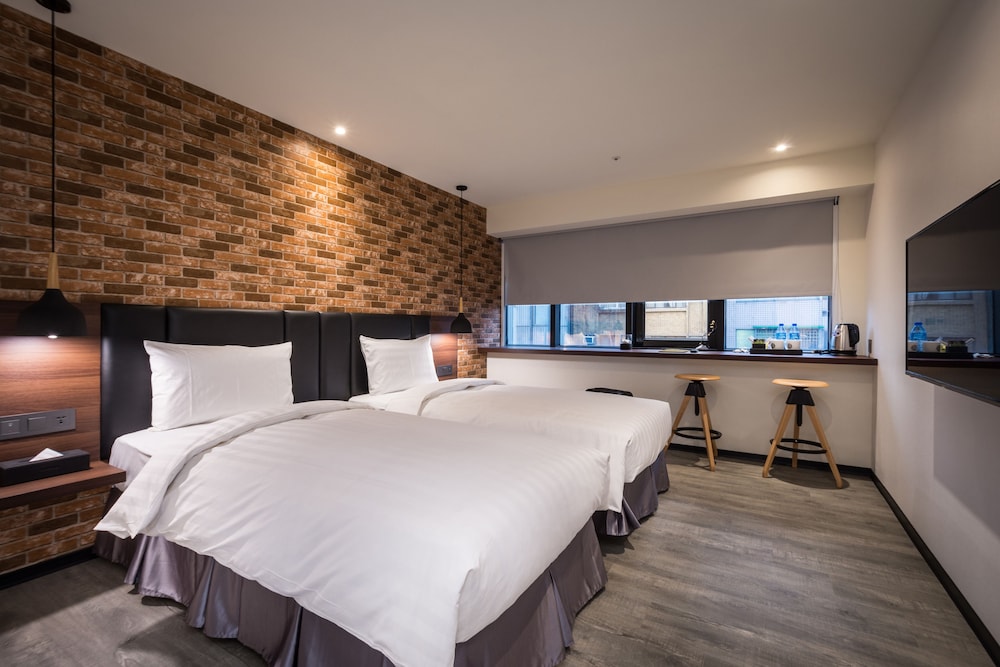 DELUXE, TWIN BEDS