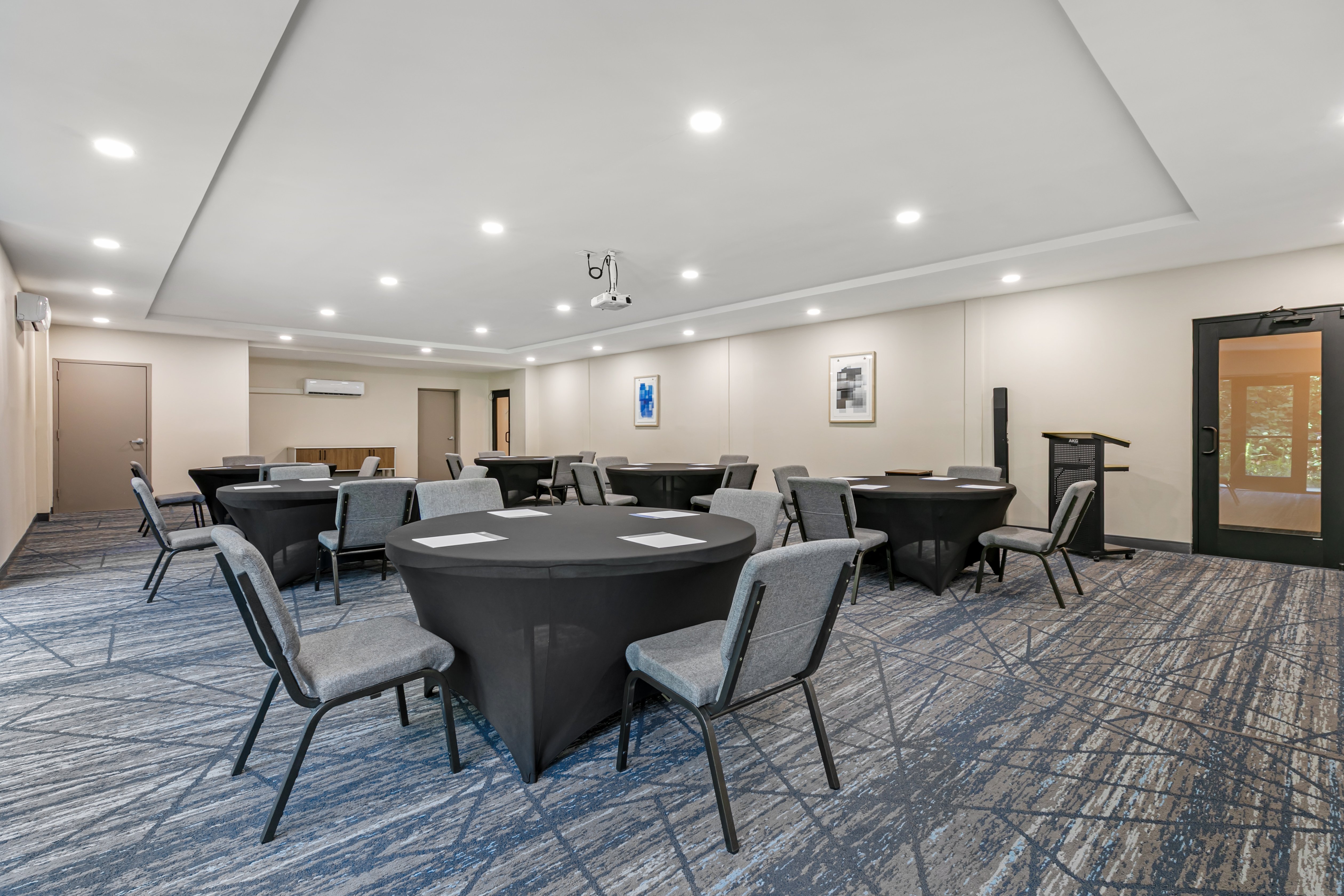 Holiday Inn Express & Suites Clemson - Univ Area 70/82