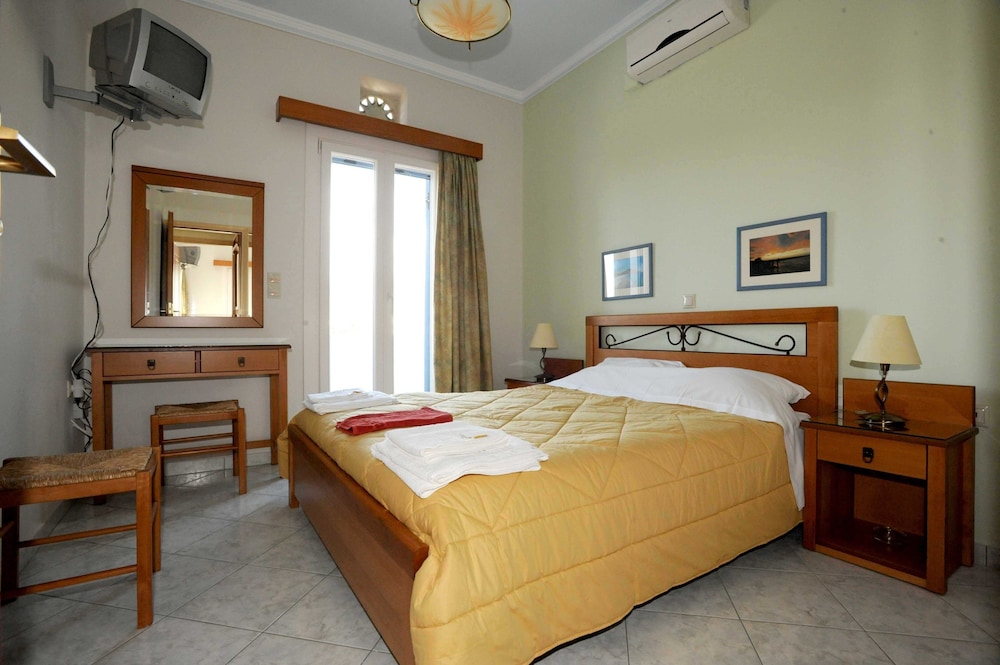 Tinos View 3/34