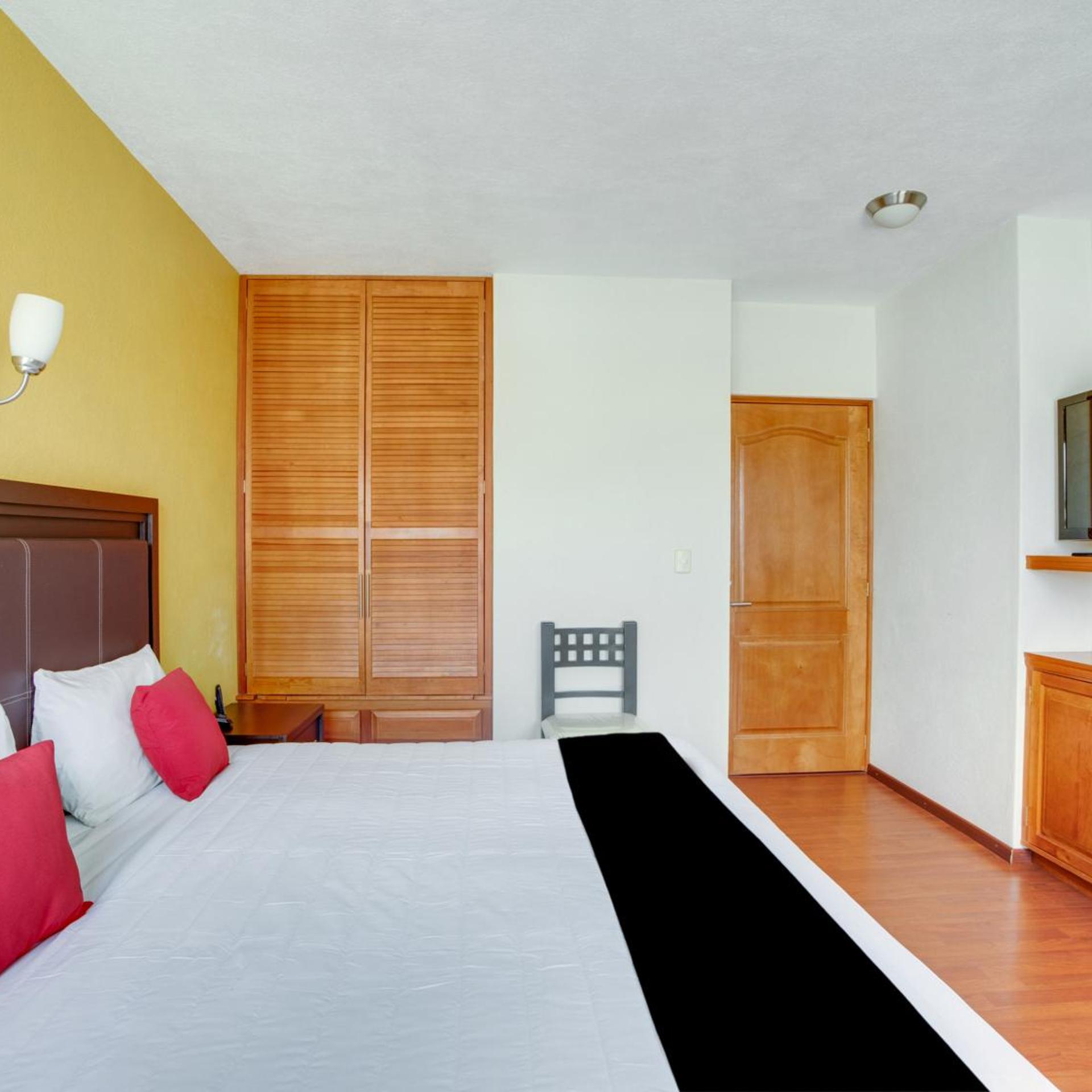 Hotel Patzcuaro 10/56