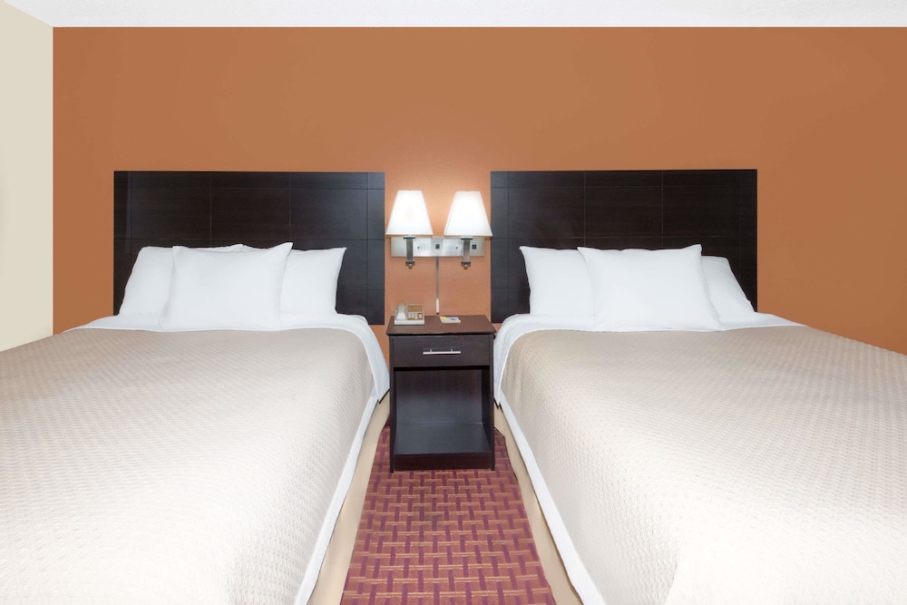 Days Inn by Wyndham Ames 10/33