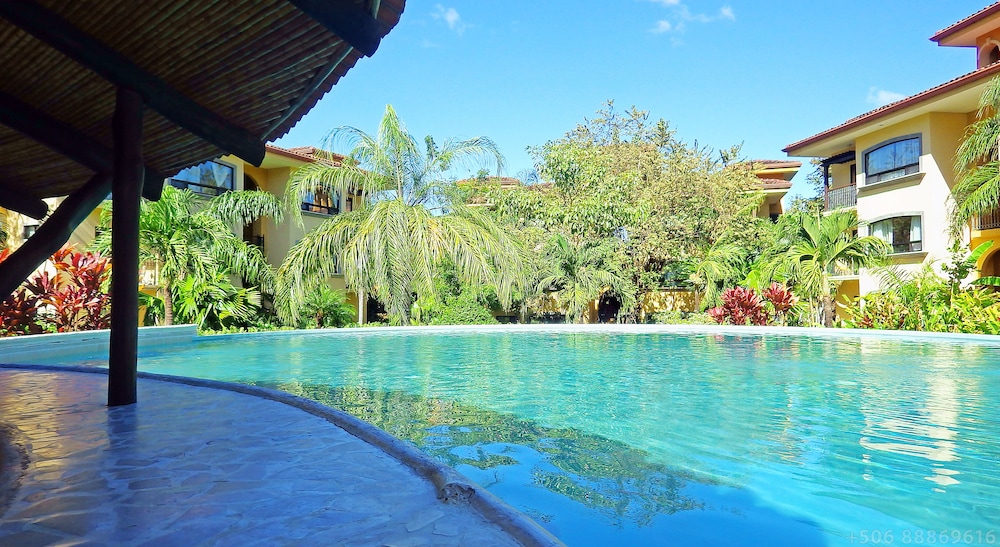 The Oaks Tamarindo Condominiums 60/67