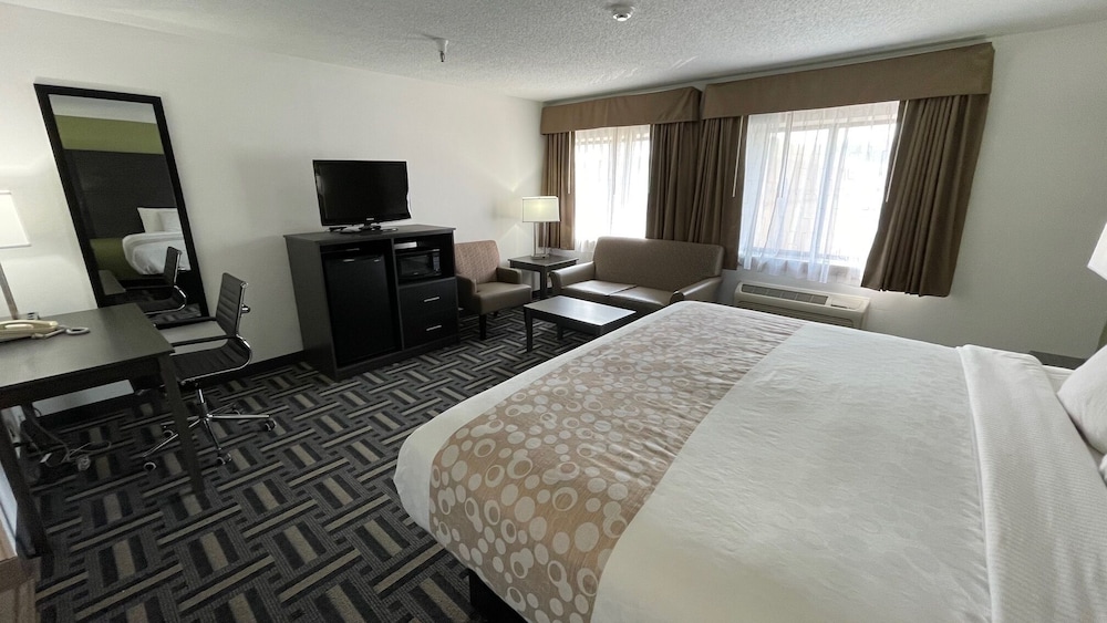 La Quinta Inn and Suites by Wyndham Cincinnati North 14/38