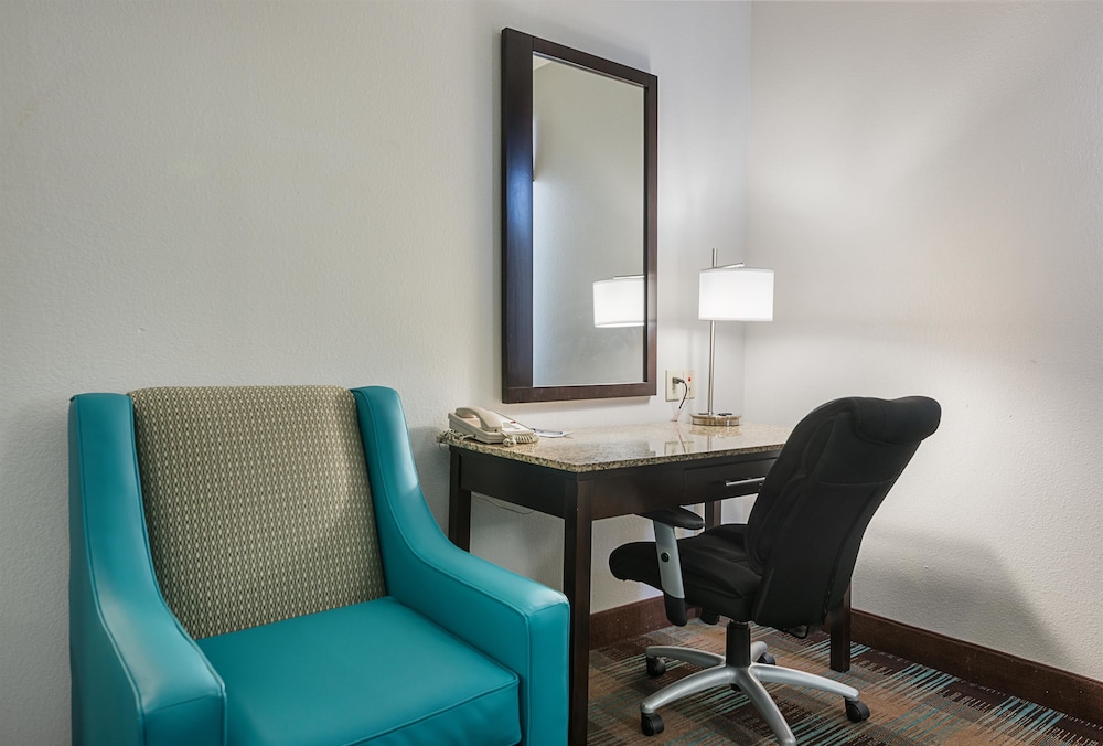 Best Western Plus Deridder Inn Suites 37/41