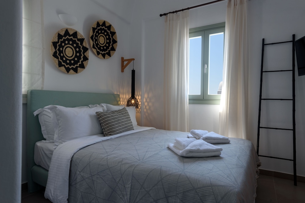 3 BEDROOMS, LUXURY, VILLA, POOL SIDE, PRIVATE POOL