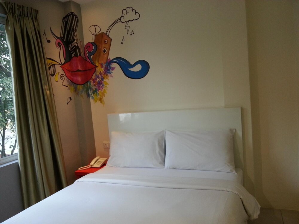 Hotel Strawberry Fields 31/48