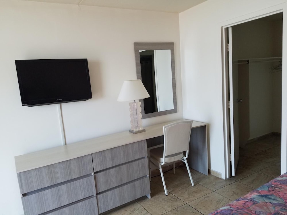Beach Terrace Motor Inn 18/26