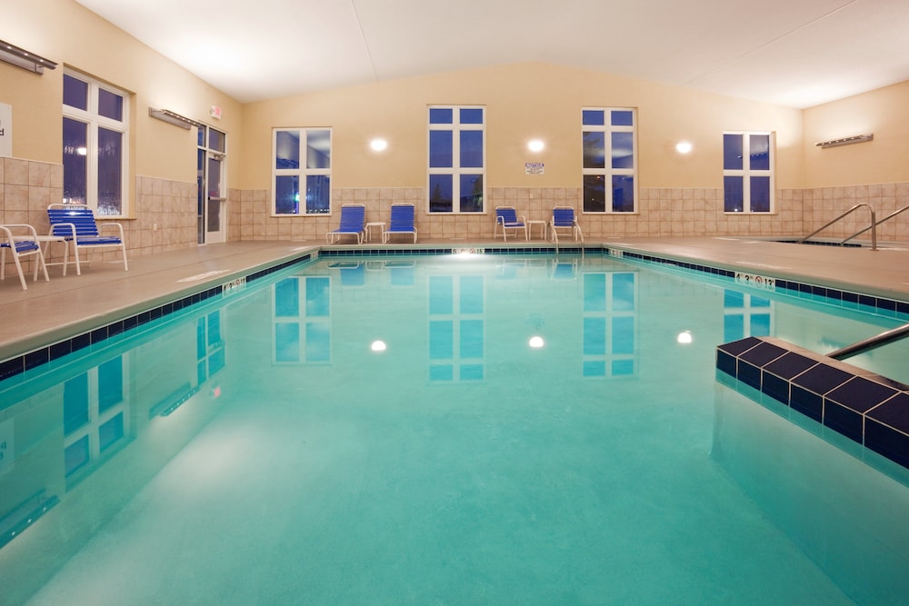 Holiday Inn Express Hotel And Suites Antigo 3/61