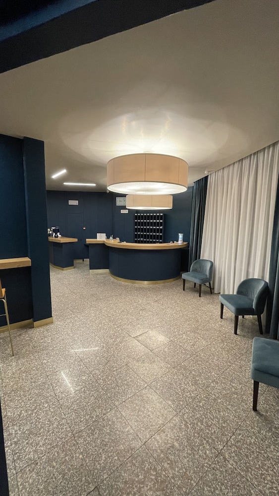 Delta Hotel 31/36