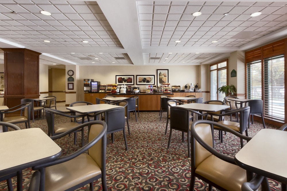 Spark by Hilton Charlotte Tyvola I-77 35/46
