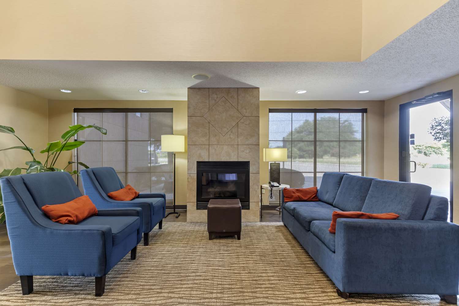 Comfort Inn and Suites Seguin, TX 19/37