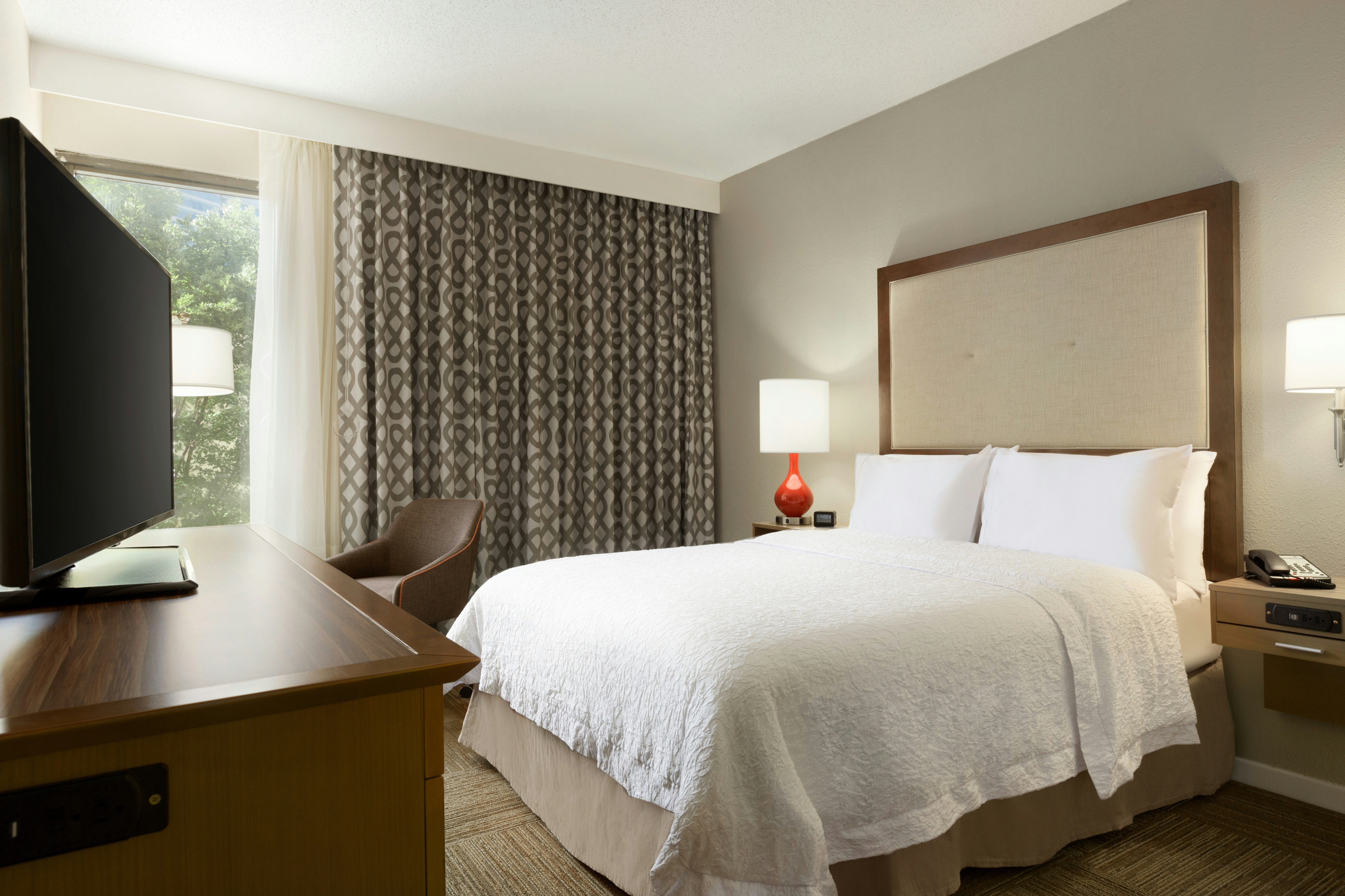 ROOM, QUEEN BED, ACCESSIBLE